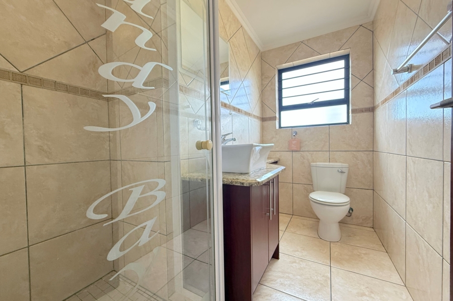 1 Bedroom Property for Sale in Waves Edge Western Cape